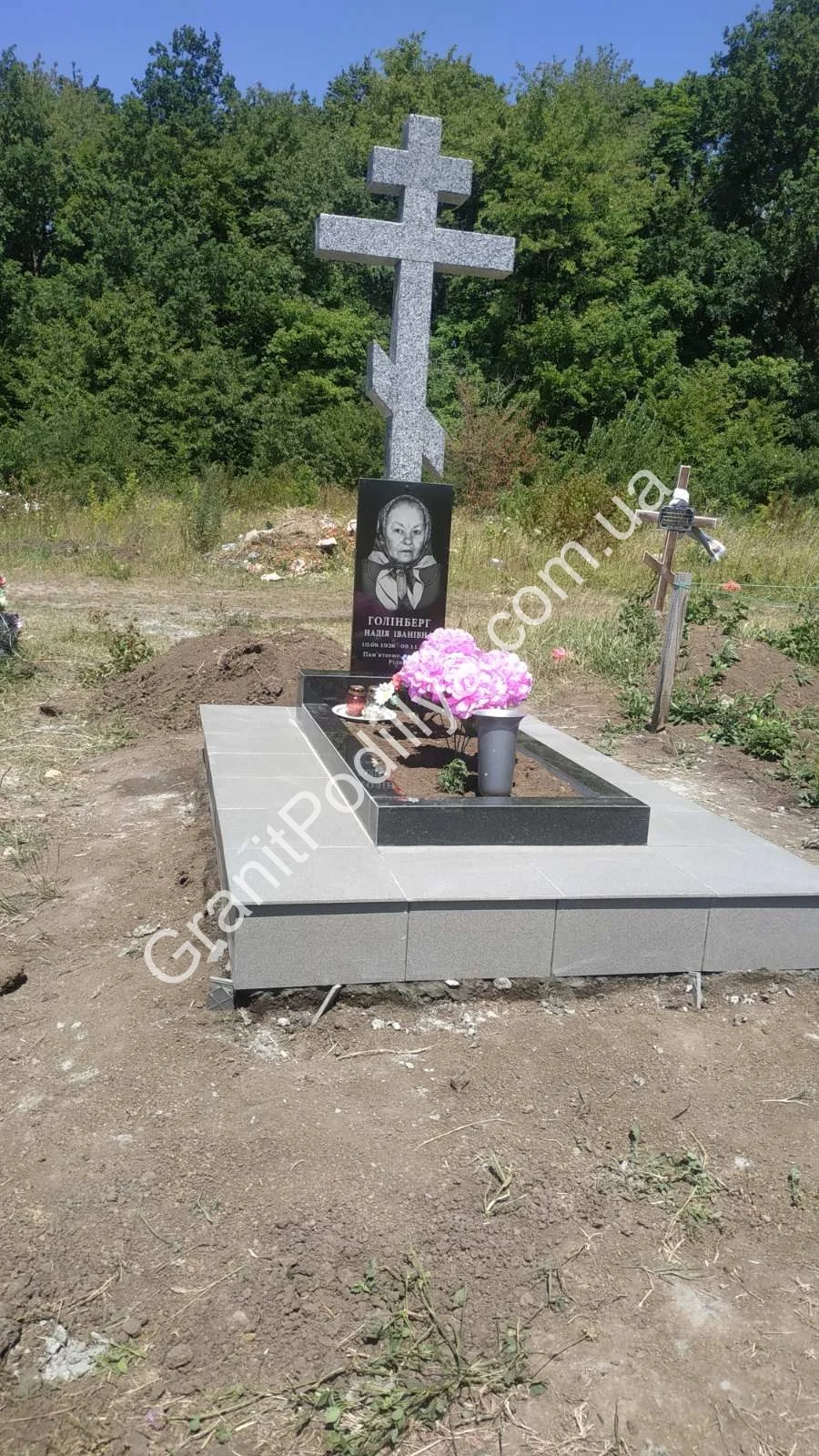 Одинарний пам'ятник з граніту - Кам'янець-Подільський | GranitPodillya